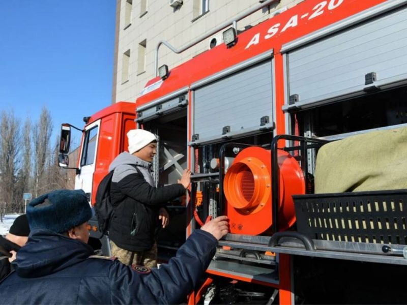 Встреча с героями: экскурсия в пожарную часть для школьников Талдыкоргана