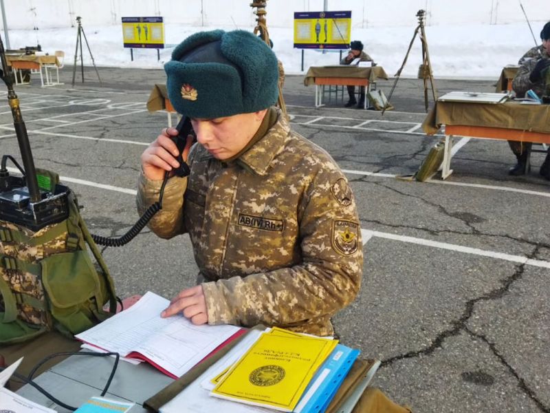 Военные связисты Сарыозекского гарнизона осваивали современные средства радиосвязи