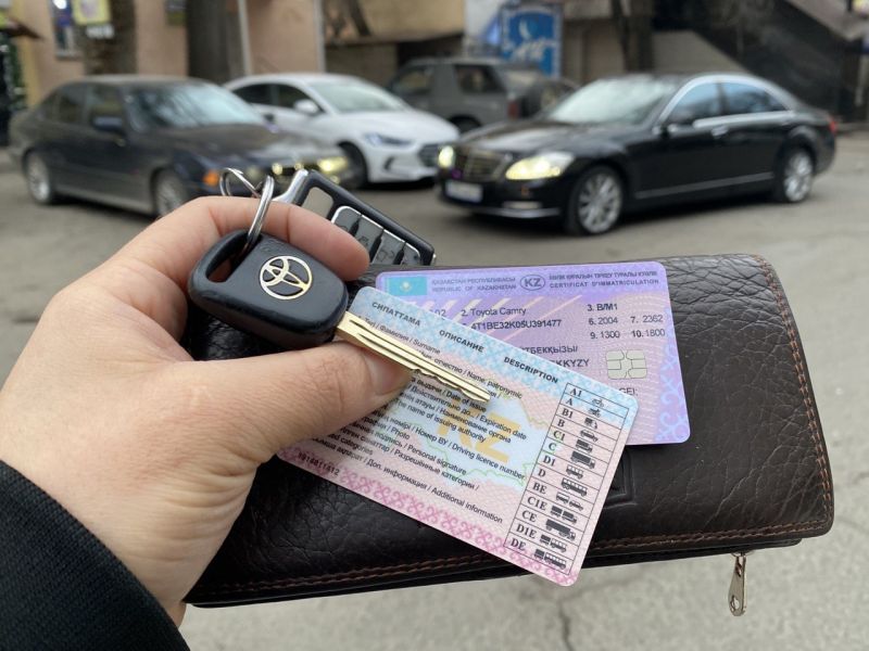 В Казахстане введены новые правила регистрации авто и получения прав