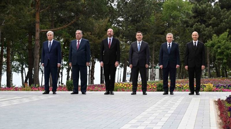 Президент Казахстана встретился в Киргизии с главой Евросовета