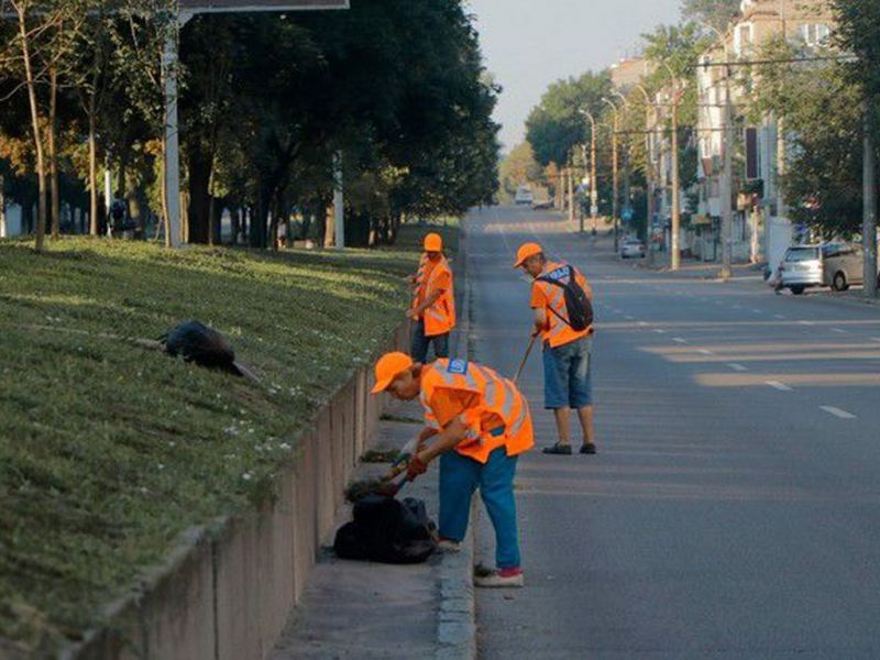 Аким Коксуского района призывает работодателей пересмотреть рабочие графики из-за жары