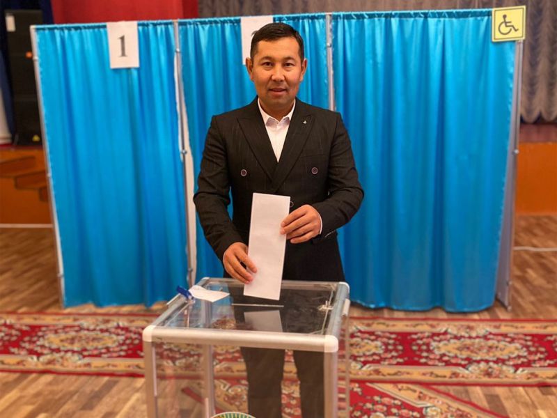 Мукагали Макатаев - на выборах акима Сарканского района