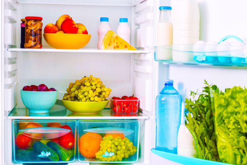 Какие продукты не следует хранить в холодильнике