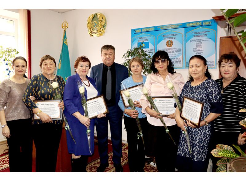 Члены избирательной комиссии Текели удостоены почетных грамот