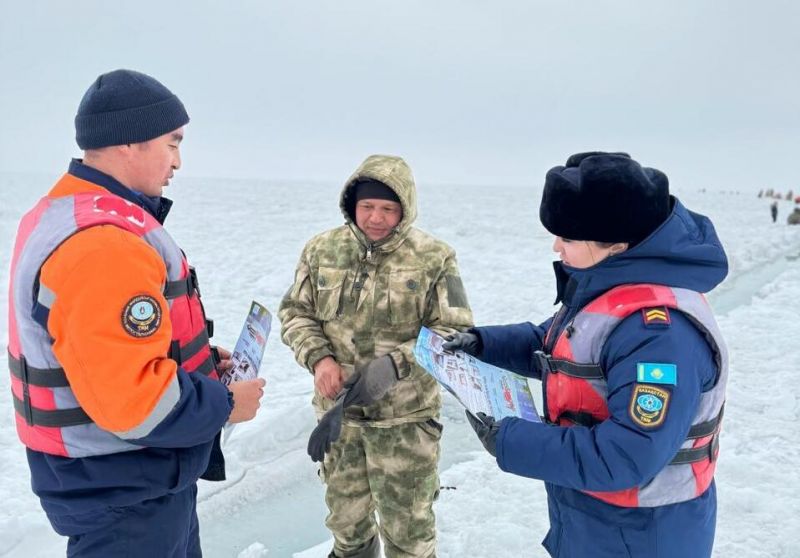 Спасатели Жетісу предупреждают рыбаков на Алаколе