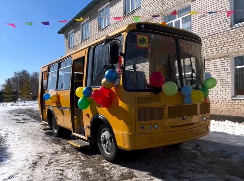 Новый автобус – школьникам Сарканского района