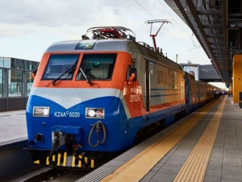 Казахстанским пассажирам рекомендуется планировать свои поездки заранее