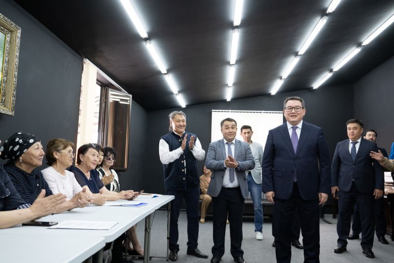 Советник Президента в Талдыкоргане: о важности чтения, языковом богатстве и помощи пострадавшим