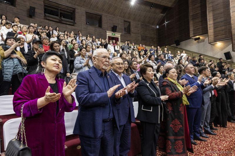 Театральный праздник в Талдыкоргане: Казахский национальный театр драмы имени Мухтара Ауэзова на гастролях