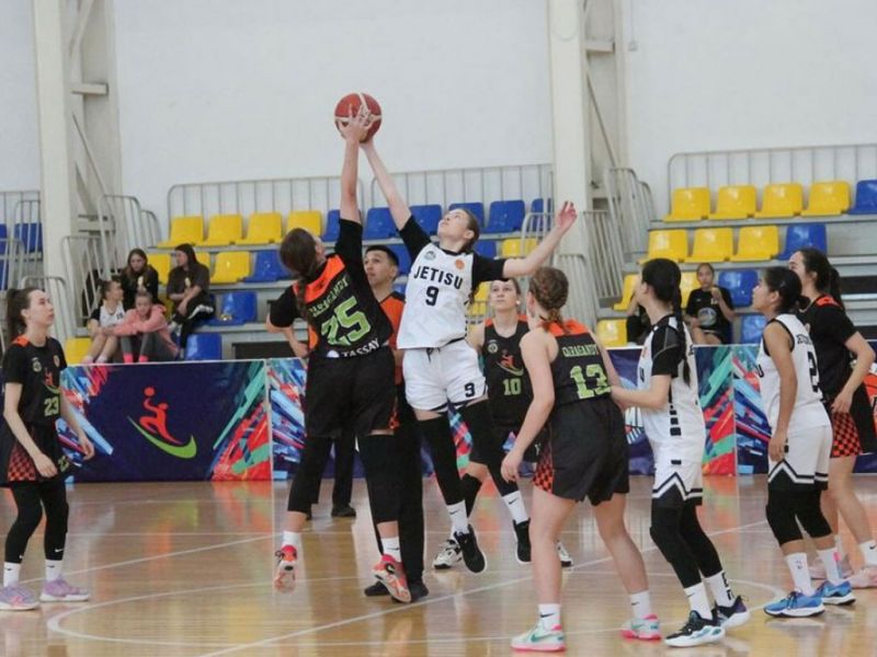 В Талдыкоргане проходит чемпионат Казахстана по баскетболу среди женских команд