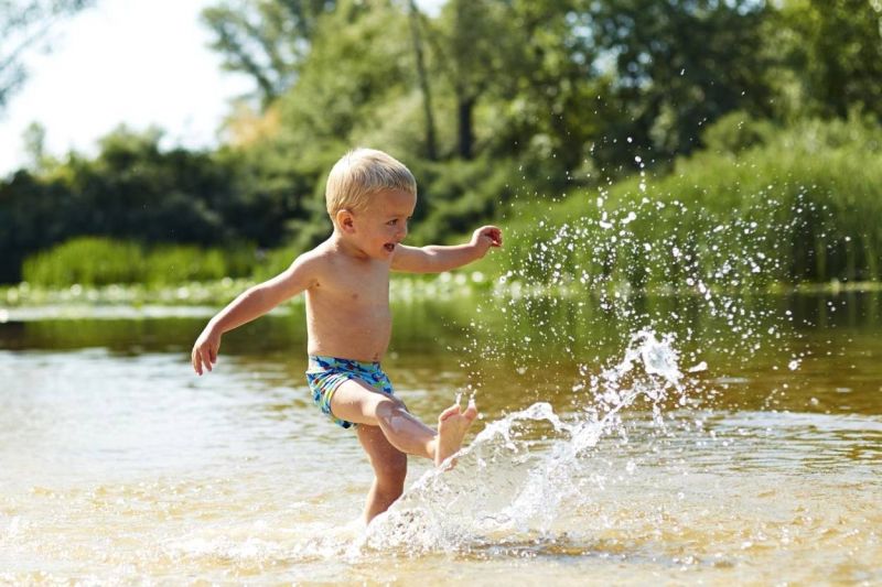 Лето без трагедий: как уберечь детей на водоемах