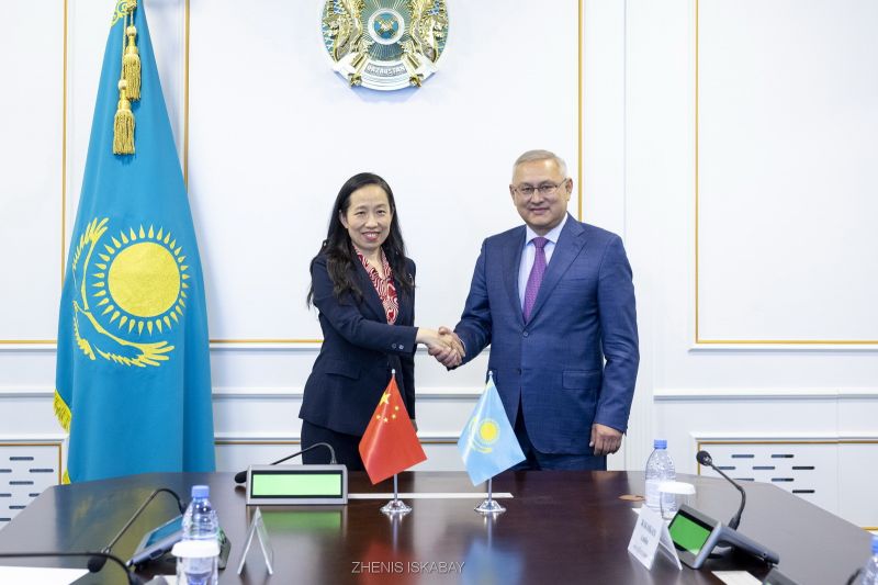 Аким области Жетісу встретился с Генеральным консулом КНР в Алматы