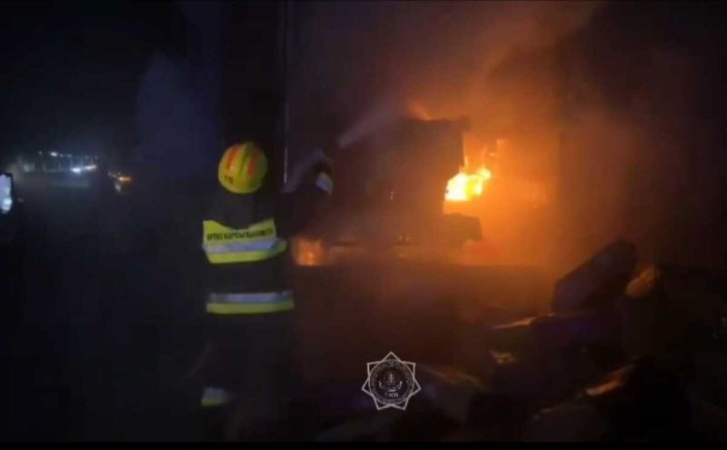 В Жетісу загорелся прицеп грузовой автомашины