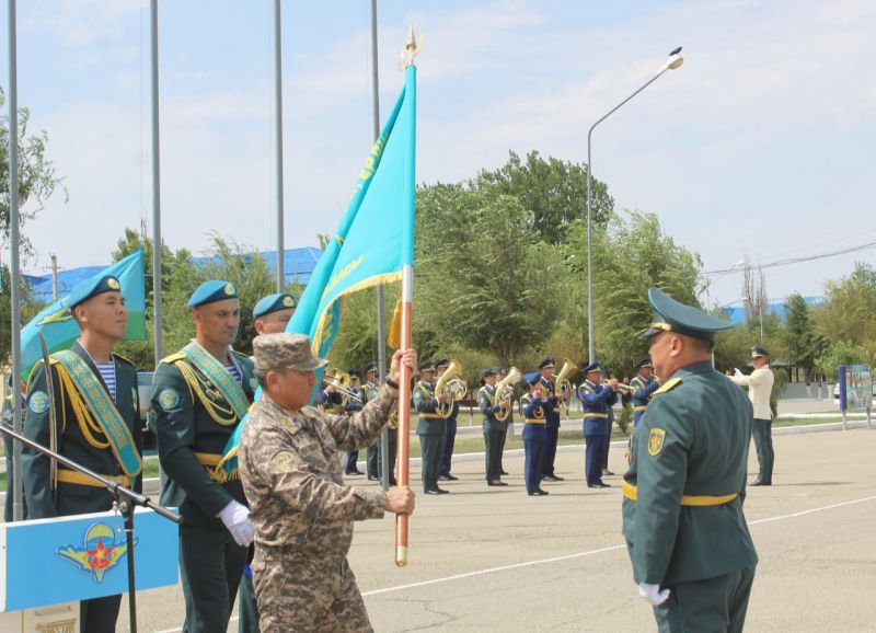 Боевое знамя вручено бригаде территориальной обороны Жетісу