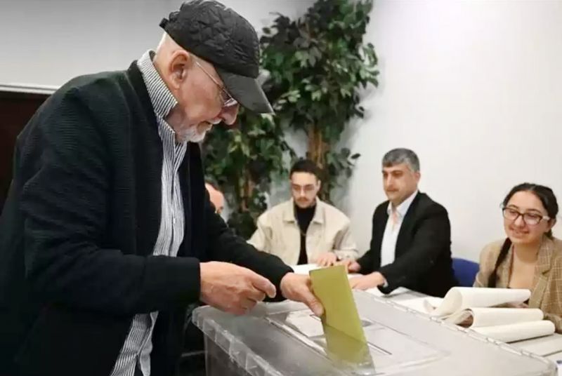 В Турции стартовали выборы президента и парламента