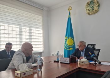 Жители Ескельдинского и Панфиловского районов обратились с вопросами к акиму области