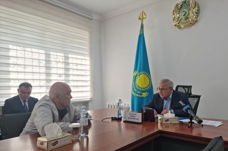 Жители Ескельдинского и Панфиловского районов обратились с вопросами к акиму области