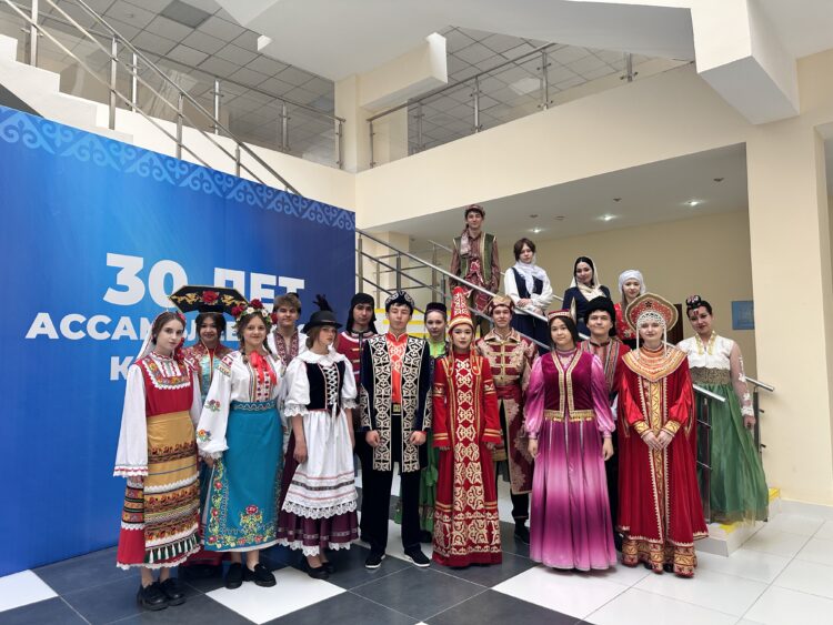 В Талдыкоргане дети разных национальностей показали пример дружбы и согласия