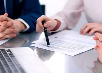 В Жетісу оштрафован чиновник за нарушения в сфере госзакупок