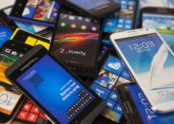 Подлежит ли возврату купленный телефон