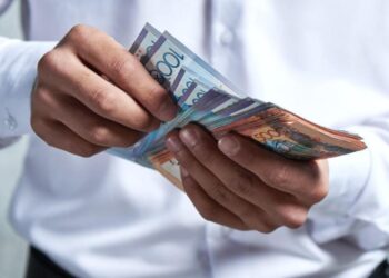 Студентам отечественных вузов повысят стипендии