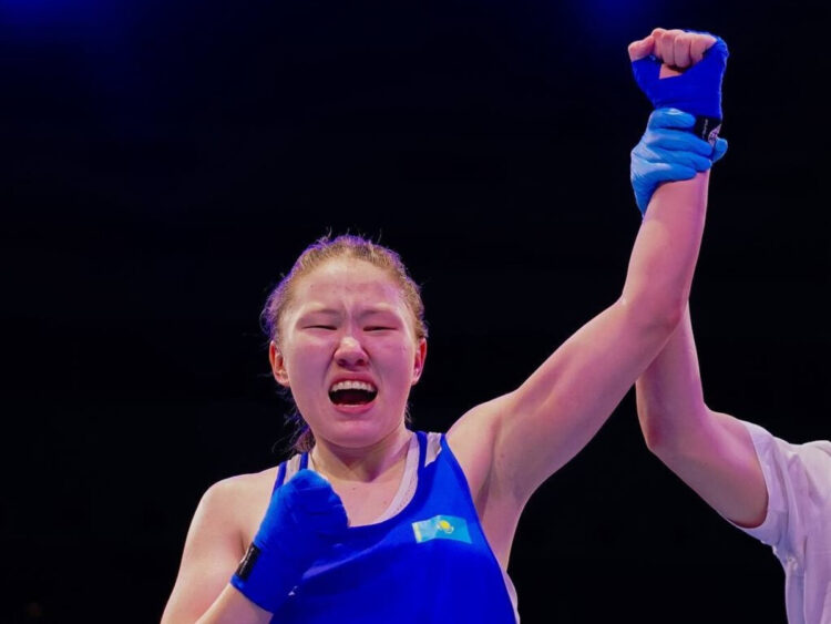 Казахстанки произвели фурор на ЧА по боксу