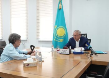 Бейбит Исабаев провел открытый диалог с жителями Жетiсу