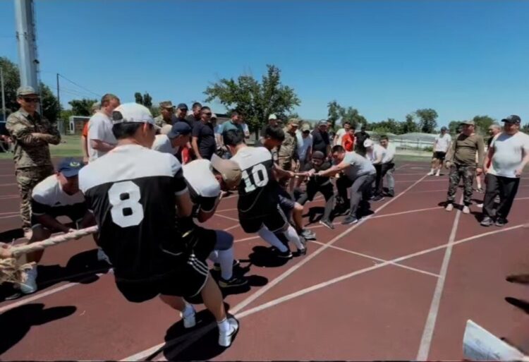 Сотрудники ДЧС области Жетіcу  соревновались в силе и выносливости