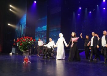 Спектакль «Екі тағдыр – бір ғұмыр» срывает овации в Талдыкоргане