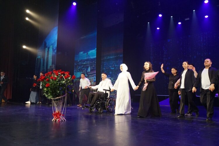 Спектакль «Екі тағдыр – бір ғұмыр» срывает овации в Талдыкоргане