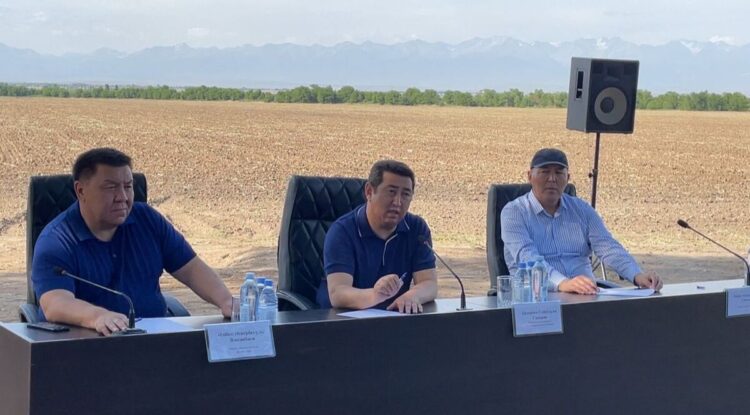 Министр сельского хозяйства встретился с аграриями в Жаркенте