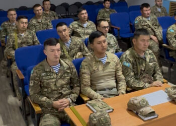 В  Жетысуском гарнизоне  показали, как находят наркотики