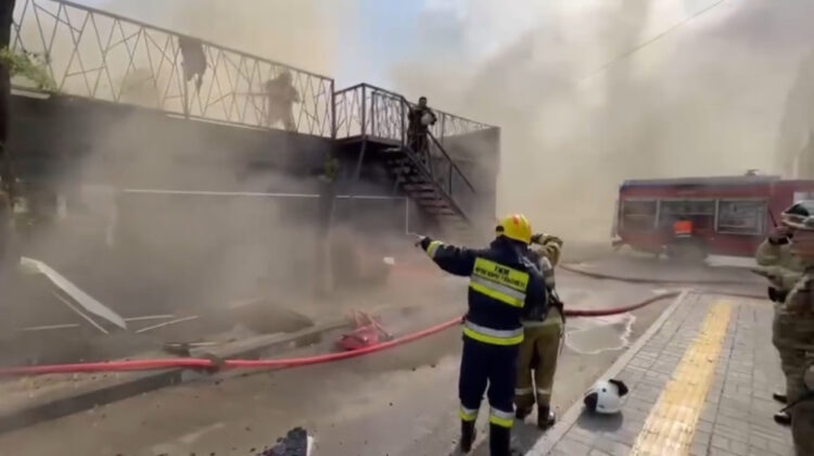 В Талдыкоргане загорелось одно из кафе