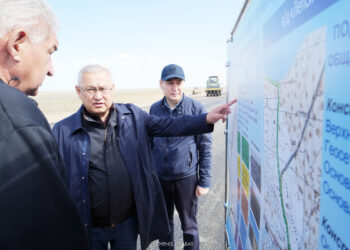 Аким области Жетісу проинспектировал стройобъекты Аксуского района