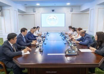 Бейбит Исабаев провёл встречу со спикерами Гражданского форума