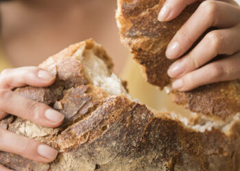 Как горбушка стала символом мирной жизни