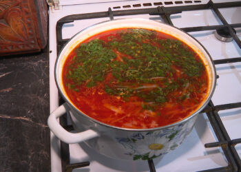 Заваристый борщ под Санту-Барбару