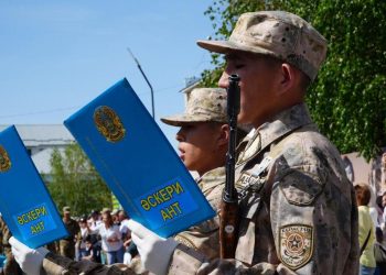 Молодые пограничники из Алаколя приняли военную присягу