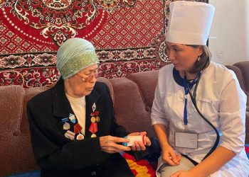 Врачи Каратальской ЦРБ провели медобследование ветеранов тыла на дому