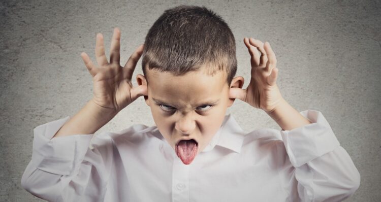 Где учатся дети плохим словам