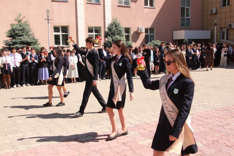 Последний звонок прозвенел в NIS Талдыкорган