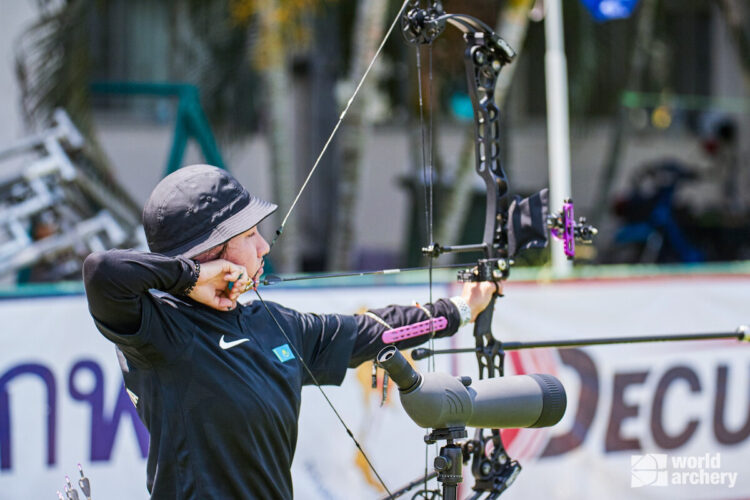Лучники из Казахстана триумфально выступили в Сингапуре