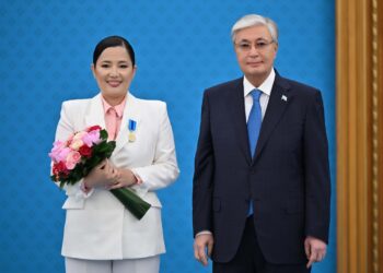 Глава государства Касым-Жомарт Токаев наградил работников СМИ