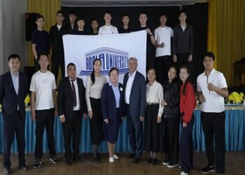 Работу школьных менторов обсудили в Панфиловском районе