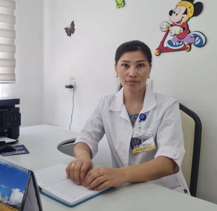 Медсестра из Жаркента лечит сердцем и душой