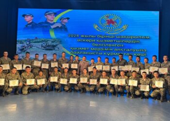 В Талдыкоргане торжественно проводили в запас военнослужащих Нацгвардии