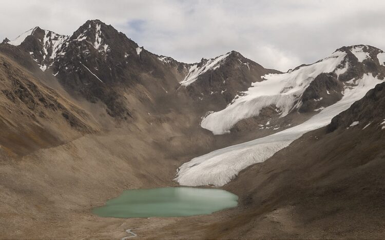 Воздушный мониторинг моренных озёр и ледников провели в Жетісу