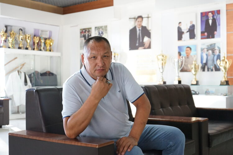 И швец, и жнец, и на дуде игрец