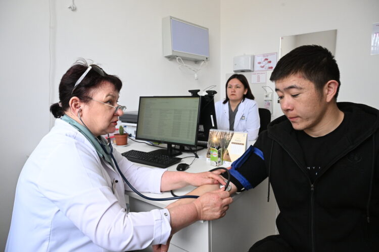 Более 117 тысяч жетысусцев не застрахованы в системе ОСМС