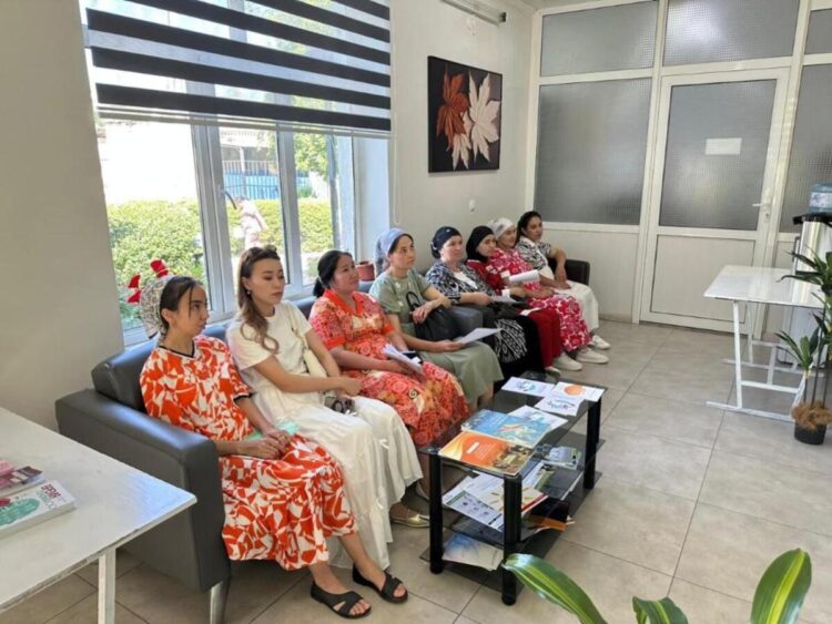 Женские консультации вновь откроют в Казахстане